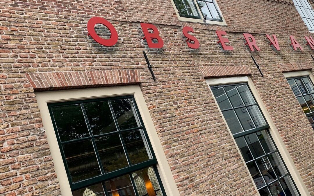 Veel aspirant leden bij borrel Observant – 5 maart 2026